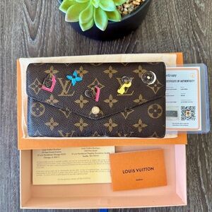 Limited Release Authentic Louis Vuitton Monogram Love Lock Portefeuille w/ COA